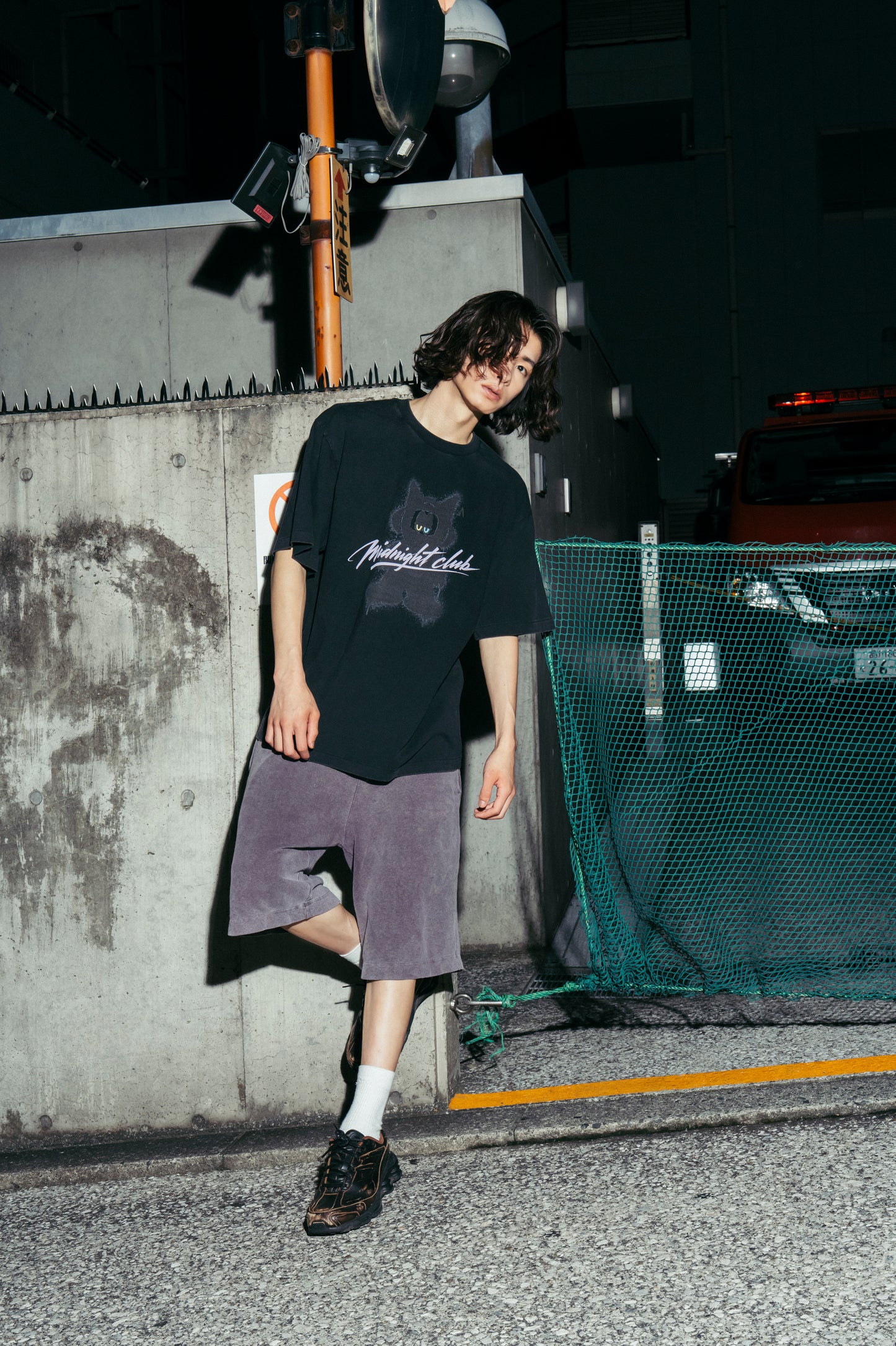 MIDNIGHT CREATURE TEE - Black